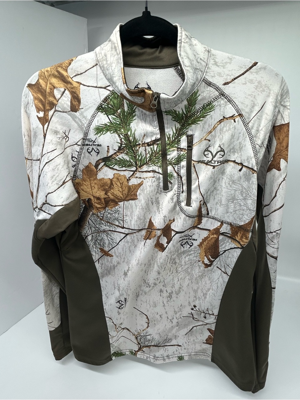 Realtree Camo 1/4 Zip Pullover - White/Brown/Green size medium